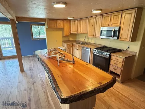 1005 E River Rd, Emigrant, MT 59027 photo 29