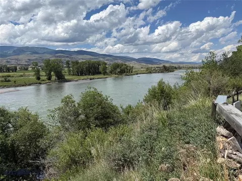 1005 E River Rd, Emigrant, MT 59027 photo 40