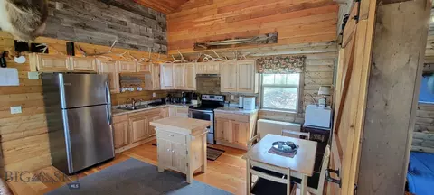 Kitchen - 747 Upper Ruby Rd, Alder, MT 59710 photo 2 of 9