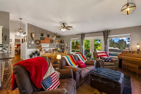 Living - 209 N 5th Ave E, Three Forks, MT 59752 photo 6 of 7