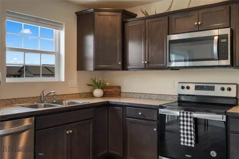Kitchen - 600 13th St, Belgrade, MT 59714 photo 2 of 2