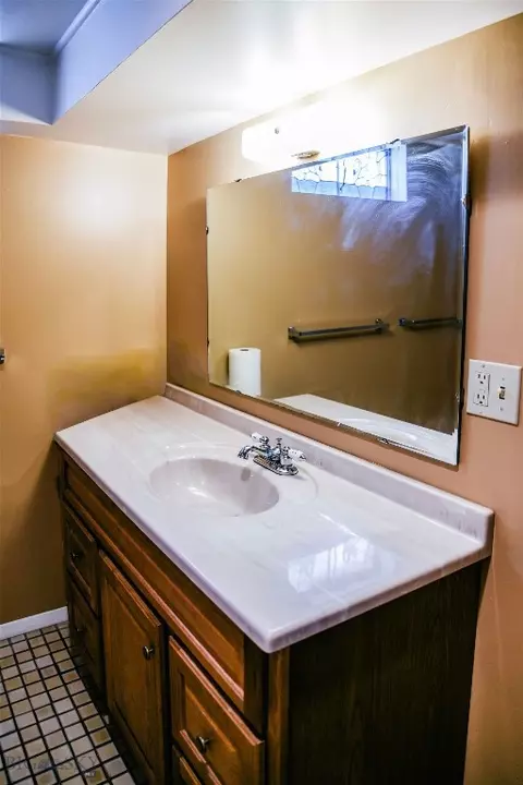 Bath - 635 E Morse St, Dillon, MT 59725 photo 12 of 12