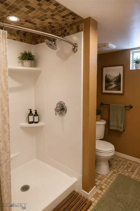 Bath - 635 E Morse St, Dillon, MT 59725 photo 5 of 12