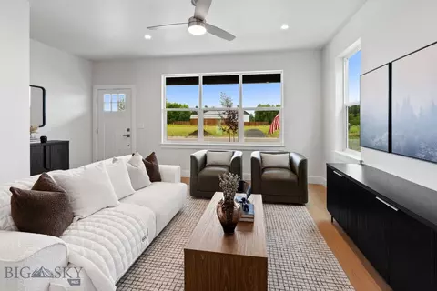 Living - 809 Spaniel Ln, Belgrade, MT 59714 photo 6 of 7
