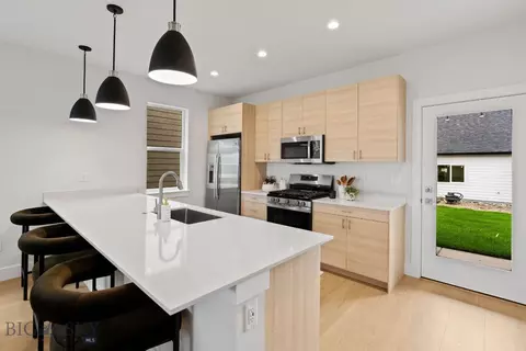 Kitchen - 809 Spaniel Ln, Belgrade, MT 59714 photo 5 of 9