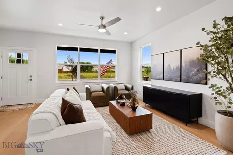 Living - 809 Spaniel Ln, Belgrade, MT 59714 photo 5 of 7