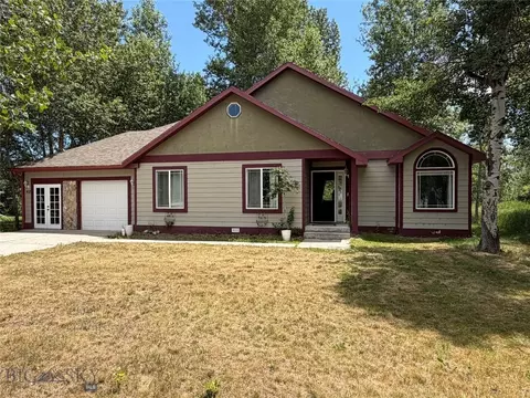 102 S 3rd St, Roberts, MT 59070