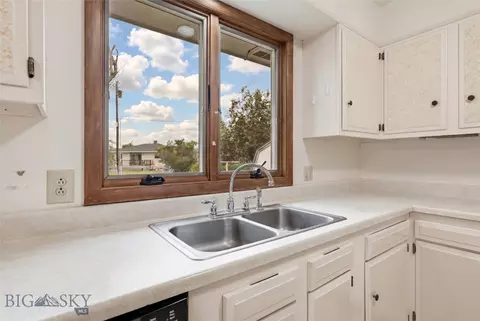 Kitchen - 17 N Walnut St, Dillon, MT 59725 photo 4 of 6
