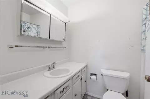 Bath - 17 N Walnut St, Dillon, MT 59725 photo 1 of 4