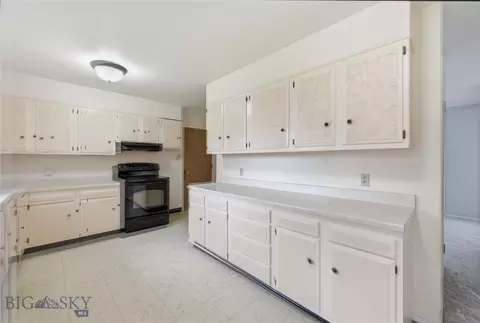 Kitchen - 17 N Walnut St, Dillon, MT 59725 photo 3 of 6