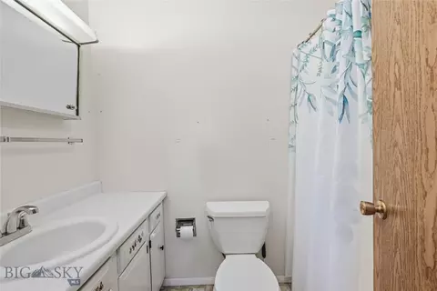 Bath - 17 N Walnut St, Dillon, MT 59725 photo 2 of 4