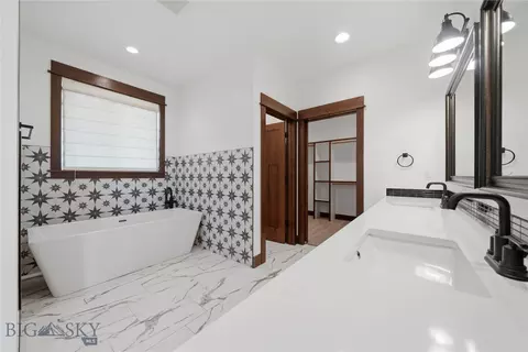 Bath - 2 Paddlefish Ct, Three Forks, MT 59752 photo 1 of 4