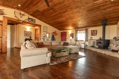 Living - 66 Red Shoulder Ln, Three Forks, MT 59752 photo 7 of 10