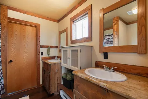 Bath - 66 Red Shoulder Ln, Three Forks, MT 59752 photo 2 of 8