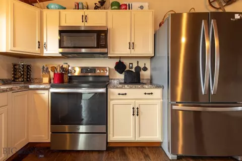 Kitchen - 66 Red Shoulder Ln, Three Forks, MT 59752 photo 4 of 5