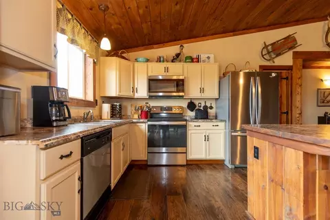 Kitchen - 66 Red Shoulder Ln, Three Forks, MT 59752 photo 3 of 5