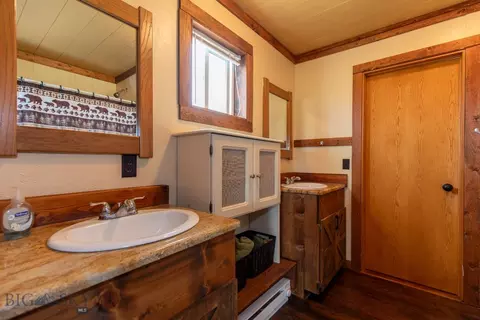 Bath - 66 Red Shoulder Ln, Three Forks, MT 59752 photo 5 of 8