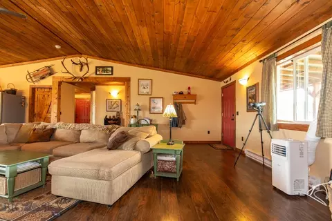 Living - 66 Red Shoulder Ln, Three Forks, MT 59752 photo 9 of 10