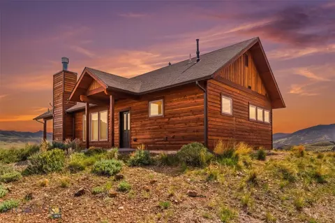 Exterior - 20 Libra Dr, Emigrant, MT 59027 photo 4 of 4
