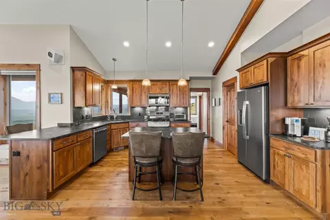 Kitchen - 20 Libra Dr, Emigrant, MT 59027 photo 4 of 8