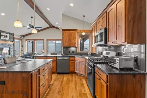 Kitchen - 20 Libra Dr, Emigrant, MT 59027 photo 1 of 8