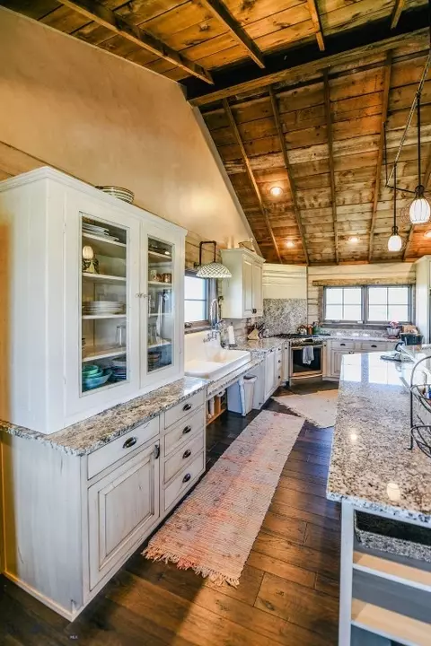 Kitchen - 1100 Carrigan, Dillon, MT 59725 photo 4 of 9