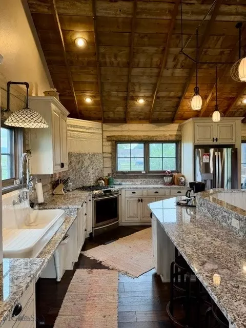 Kitchen - 1100 Carrigan, Dillon, MT 59725 photo 7 of 9