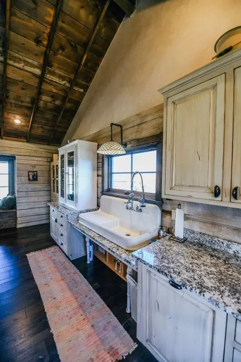 Kitchen - 1100 Carrigan, Dillon, MT 59725 photo 5 of 9
