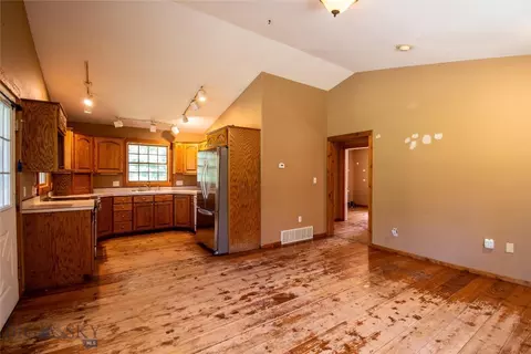 Living - 212 E Boulder Rd, Mc Leod, MT 59052 photo 5 of 6