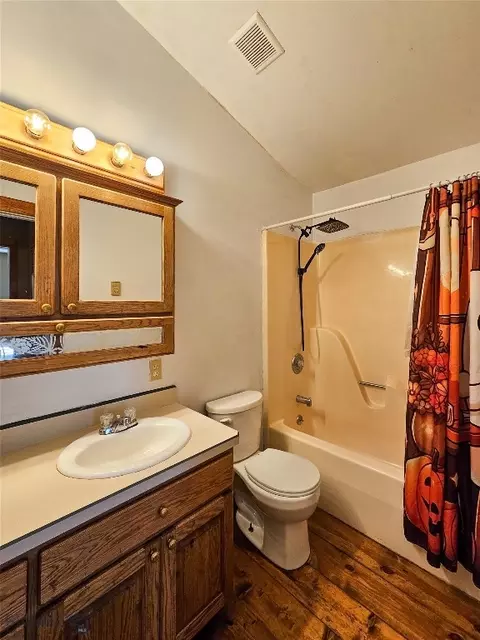 Bath - 212 E Boulder Rd, Mc Leod, MT 59052 photo 1 of 1