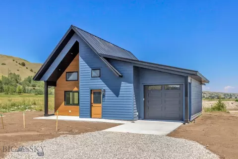 55 Apricot Scone Ln, Gallatin Gateway, MT 59730