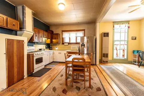 Kitchen - 515 Silverbow, Belgrade, MT 59714 photo 1 of 2