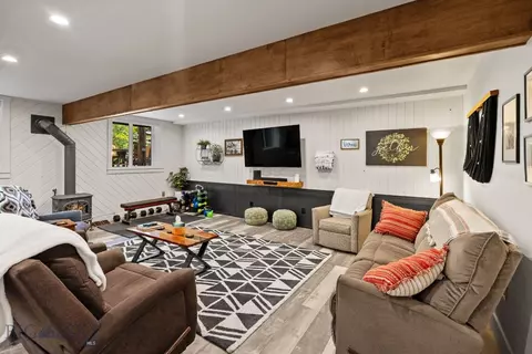 Living - 1306 Robin Ln, Bozeman, MT 59715 photo 5 of 6