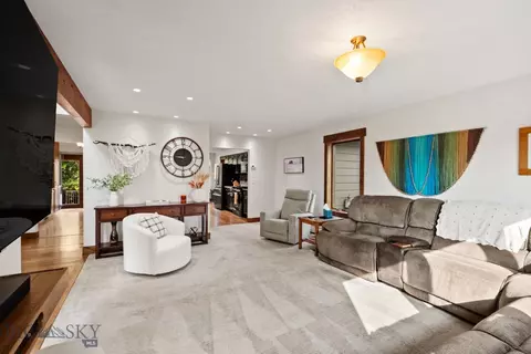 Living - 1306 Robin Ln, Bozeman, MT 59715 photo 3 of 6