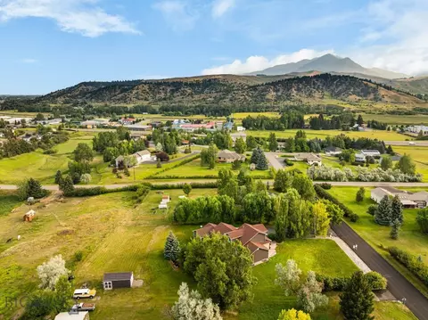 View/Area - 1306 Robin Ln, Bozeman, MT 59715 photo 5 of 6