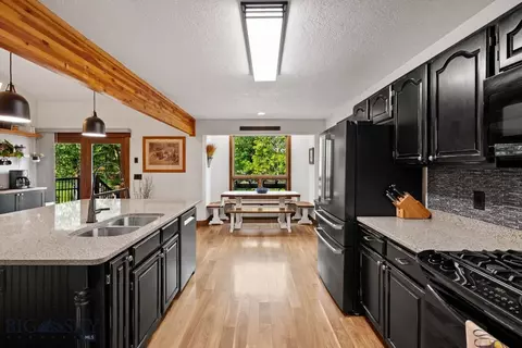 Kitchen - 1306 Robin Ln, Bozeman, MT 59715 photo 3 of 7
