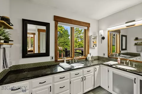 Bath - 1306 Robin Ln, Bozeman, MT 59715 photo 2 of 7