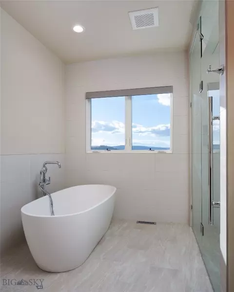 Bath - 118 Robert Ct, Bozeman, MT 59718 photo 2 of 6