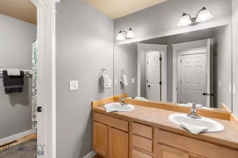 Bath - 1509 Tempest Ct, Bozeman, MT 59718 photo 3 of 6