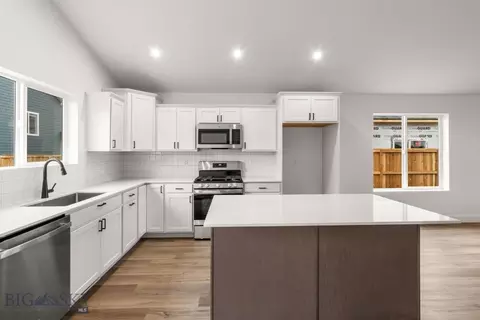 Kitchen - 723 Spaniel Ln, Belgrade, MT 59714 photo 2 of 3