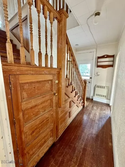 Entry Way - 4 S Atlantic St, Dillon, MT 59725 photo 5 of 7