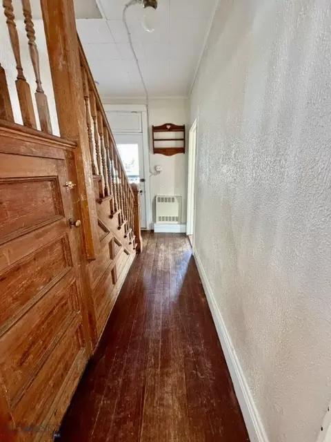 Entry Way - 4 S Atlantic St, Dillon, MT 59725 photo 3 of 7