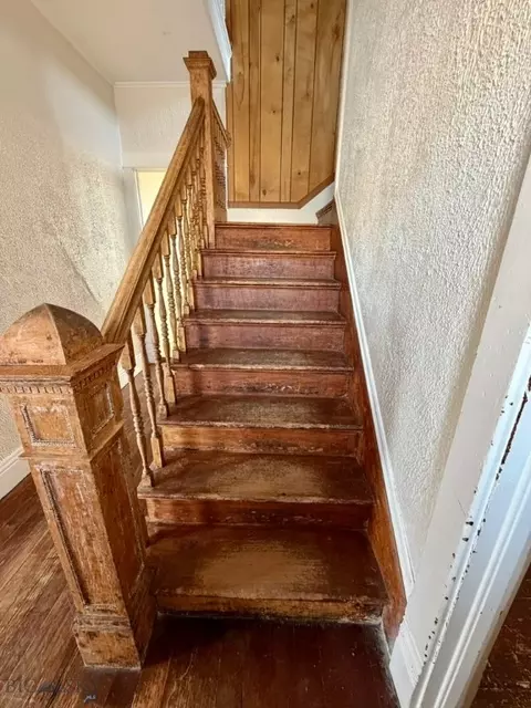 Entry Way - 4 S Atlantic St, Dillon, MT 59725 photo 4 of 7