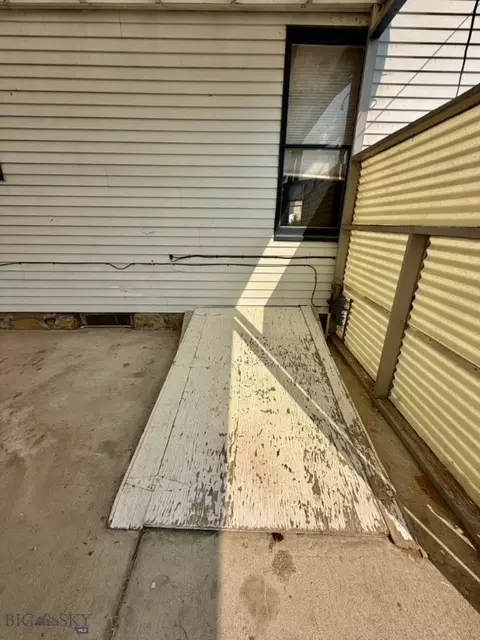 Exterior - 4 S Atlantic St, Dillon, MT 59725 photo 6 of 9