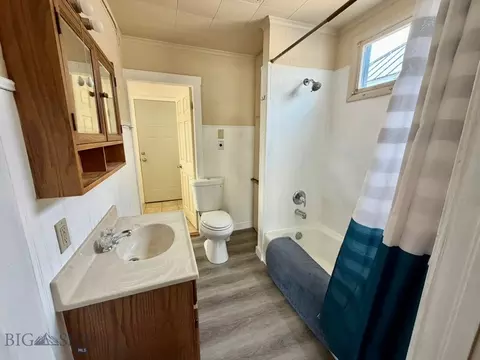 Bath - 4 S Atlantic St, Dillon, MT 59725 photo 1 of 5