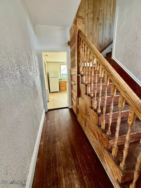 Entry Way - 4 S Atlantic St, Dillon, MT 59725 photo 2 of 7