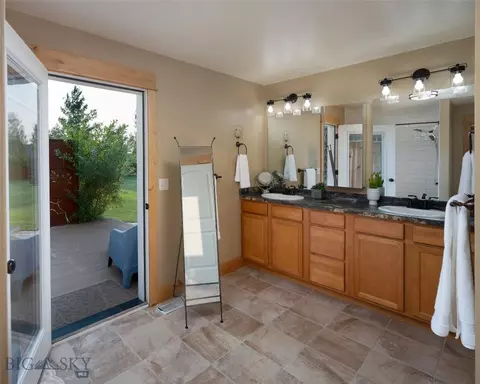 Bath - 615 Drifter Dr, Bozeman, MT 59718 photo 1 of 4