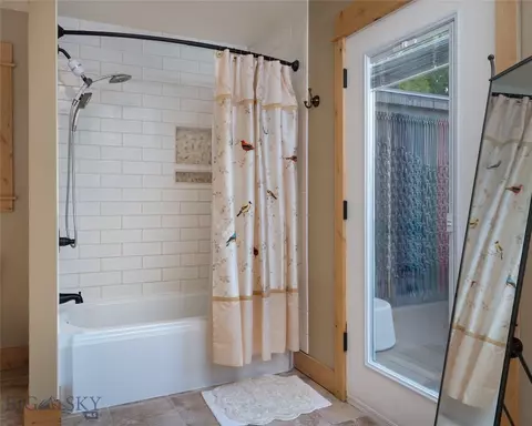 Bath - 615 Drifter Dr, Bozeman, MT 59718 photo 2 of 4