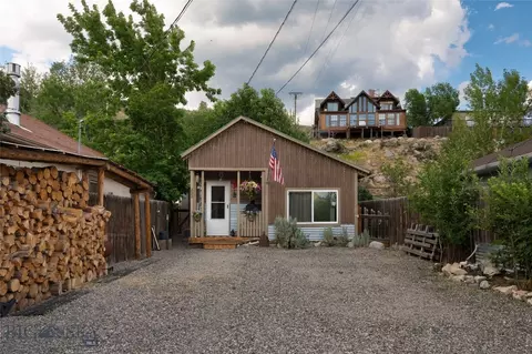 202 5th St W, Gardiner, MT 59030