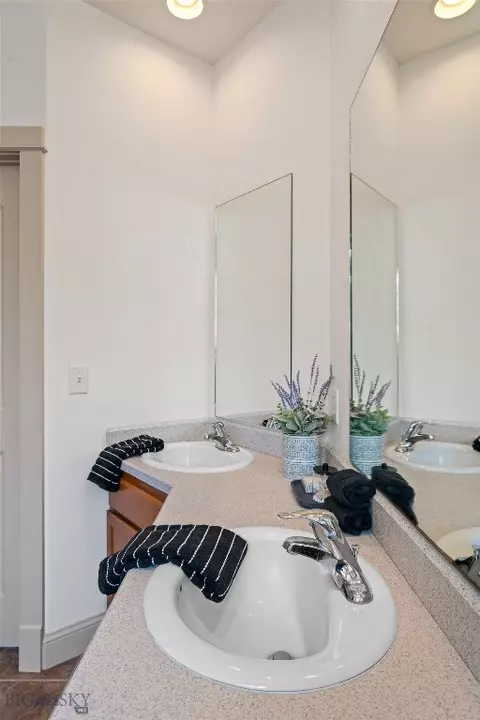 Bath - 65 E Katina Ct, Bozeman, MT 59718 photo 5 of 7